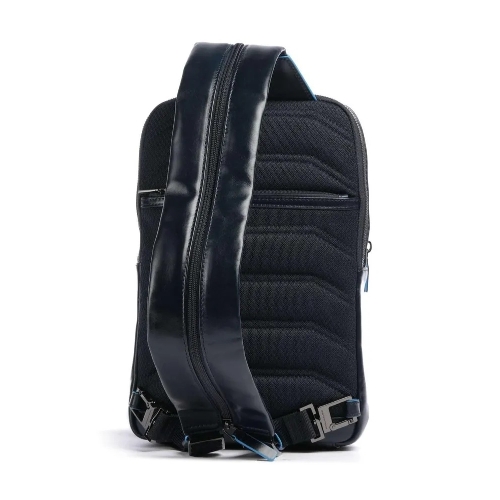Рюкзак слинг мужской Piquadro Blue Square CA6589B2/BLU2, кожа, темно-синий